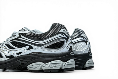 Saucony OG ProGrid Omni 9 Black Silver